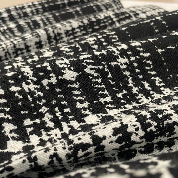 ~~ Banana Republic Sz 8 Black & White Plaid Lined Pleated Circle Mini/Knee Skirt - Picture 2 of 11